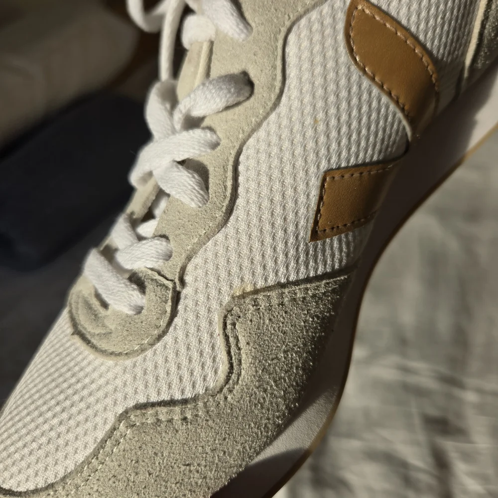 Veja White and Beige Runners Sneakers